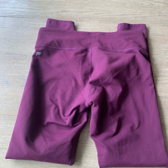 Fabletics define mid rise Capri leggings - Picture 10 of 11